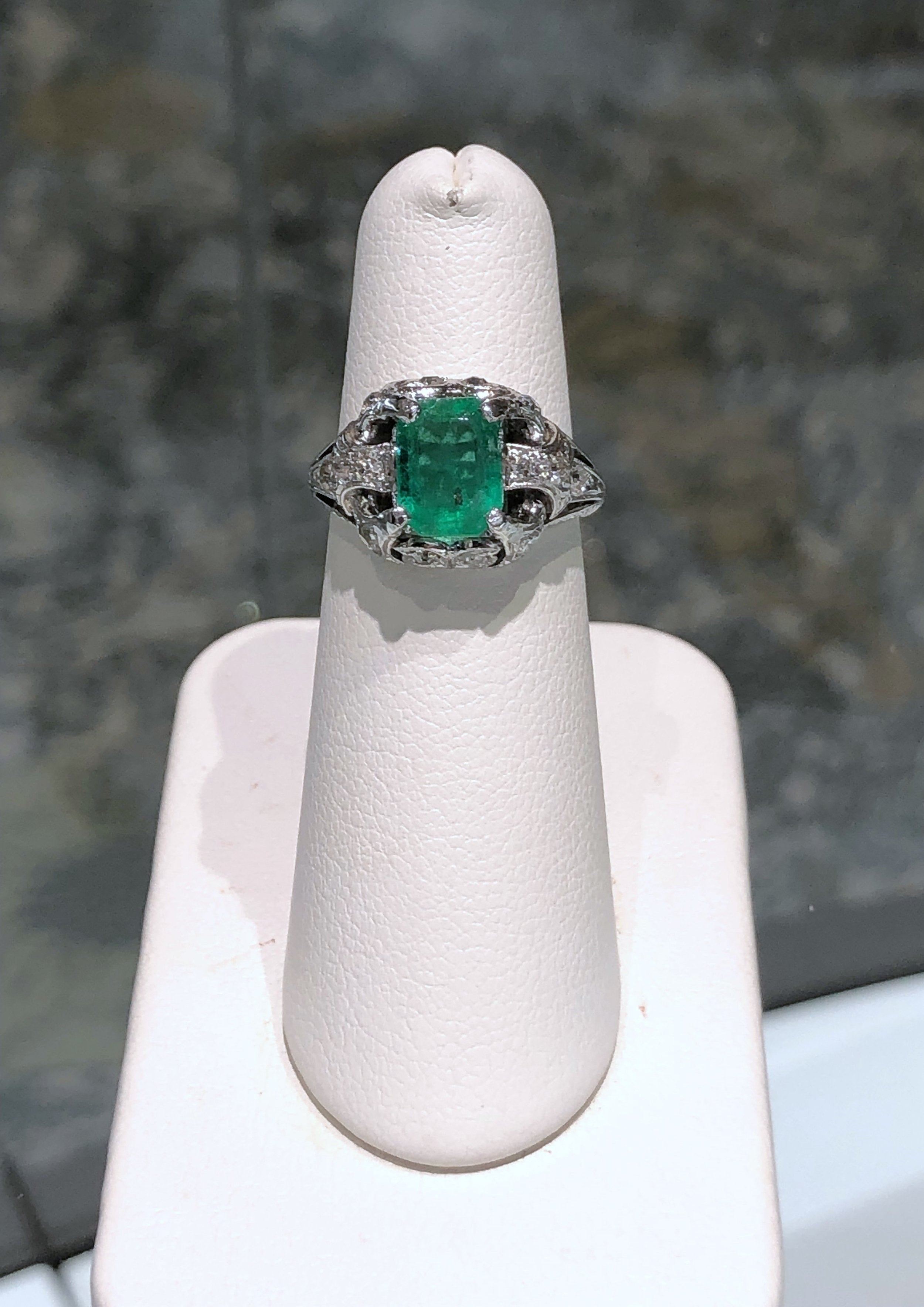 Platinum Emerald and Diamond Ring Giganti Jewelry