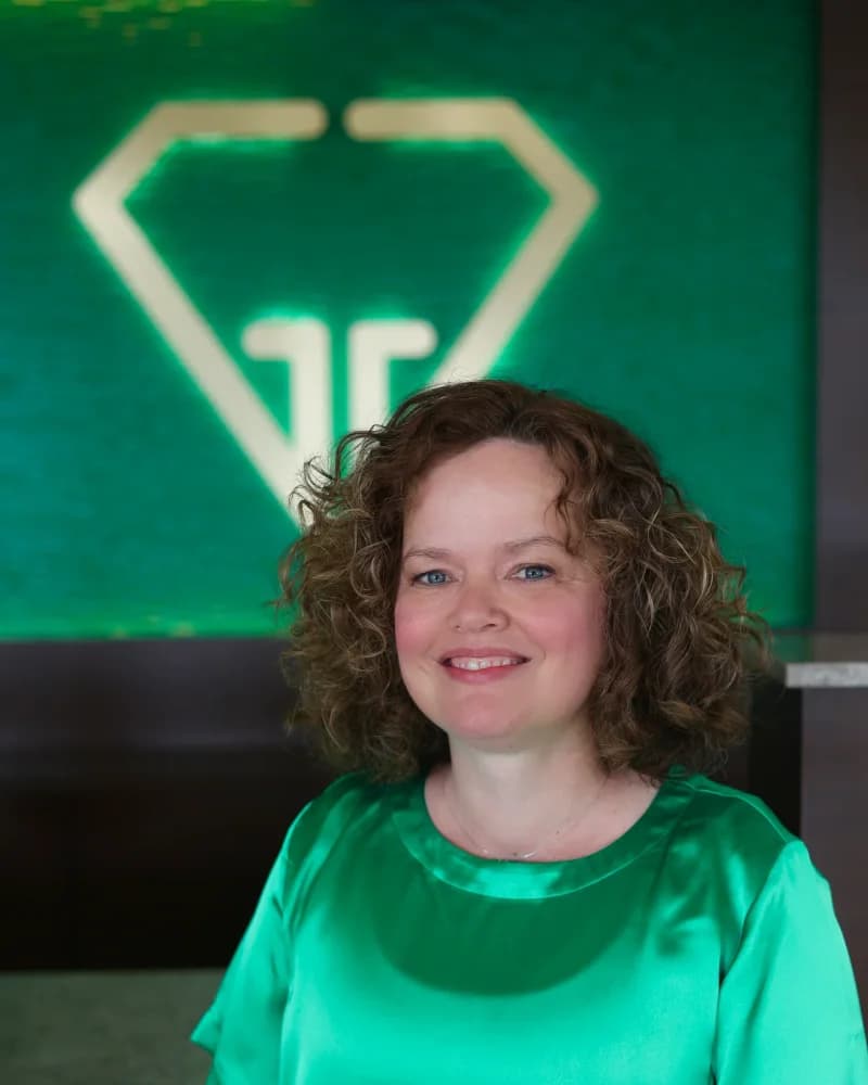 Robin Willer — Sales Associate