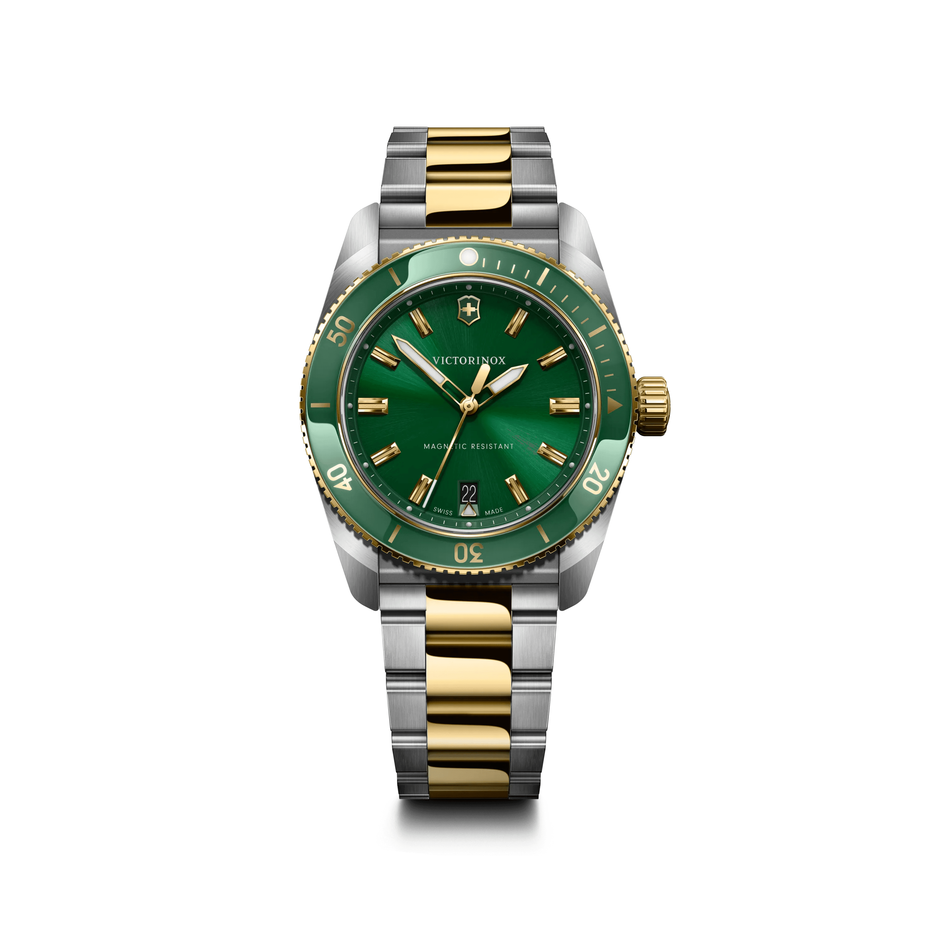 Maverick Quartz 39mm — Green Dial / Steel Bracelet — Victorinox style 242101