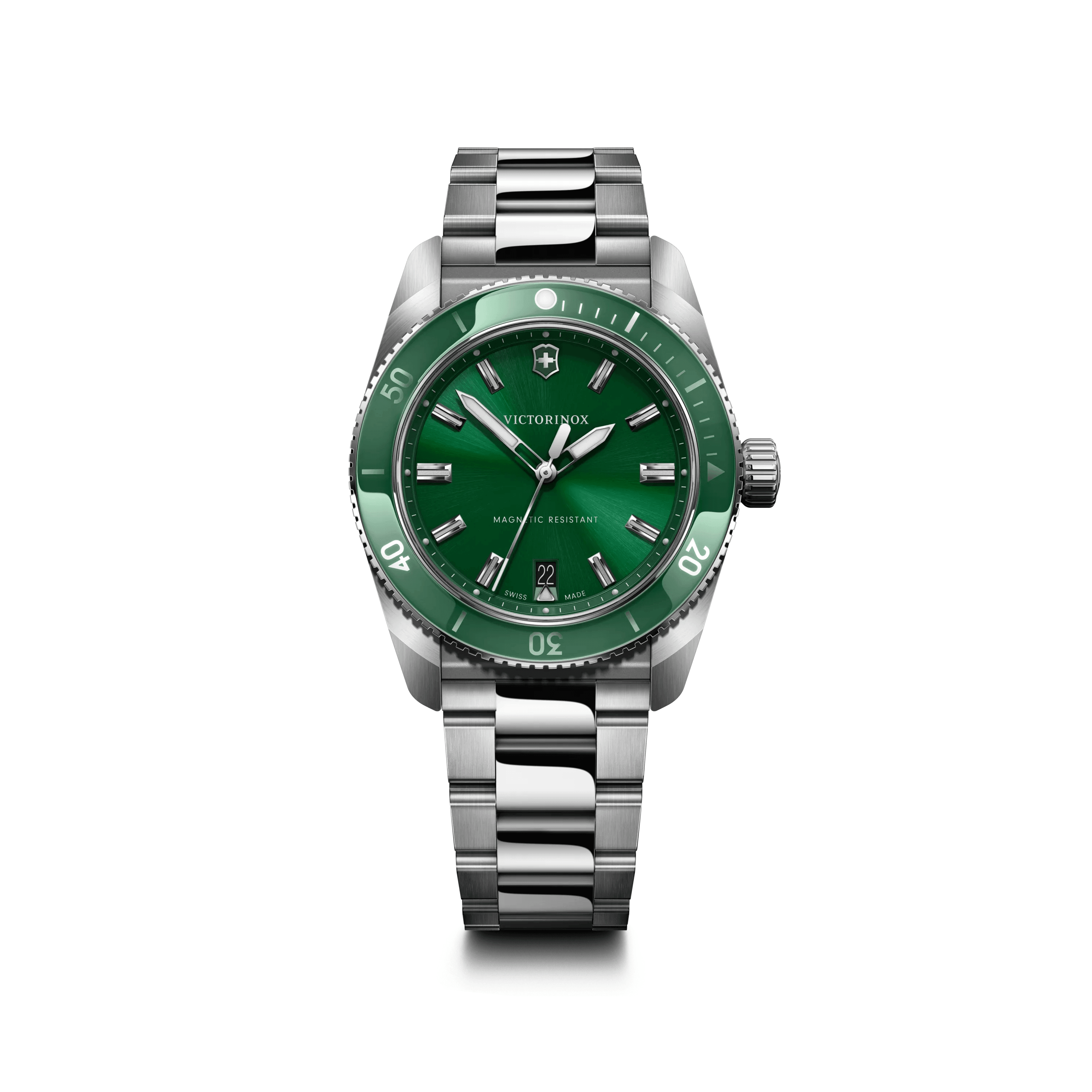 Maverick Quartz 39mm — Green Dial / Steel Bracelet — Victorinox style 242096