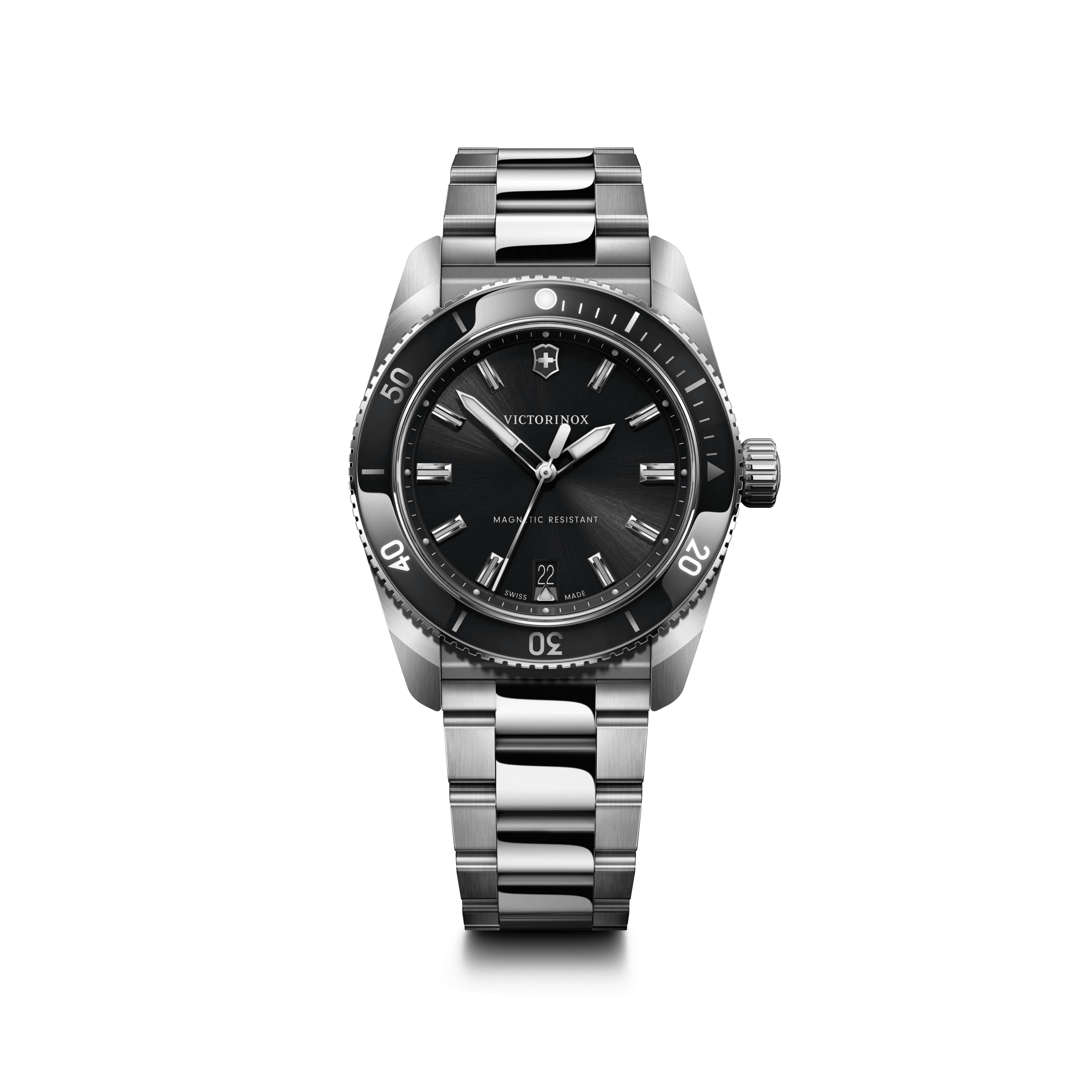 Maverick Quartz 39mm — Black Dial / Steel Bracelet — Victorinox style 242097